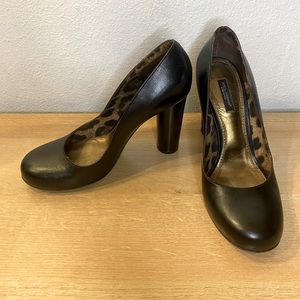 Dolce & Gabanna, black leather, size 8.5, gently used.